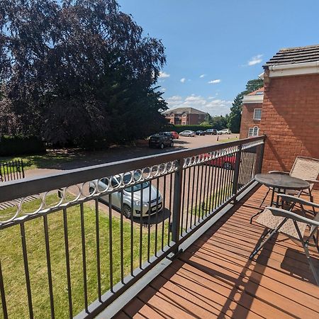 Stylish Modern Apartment, Free Secure Parking Allesley エクステリア 写真