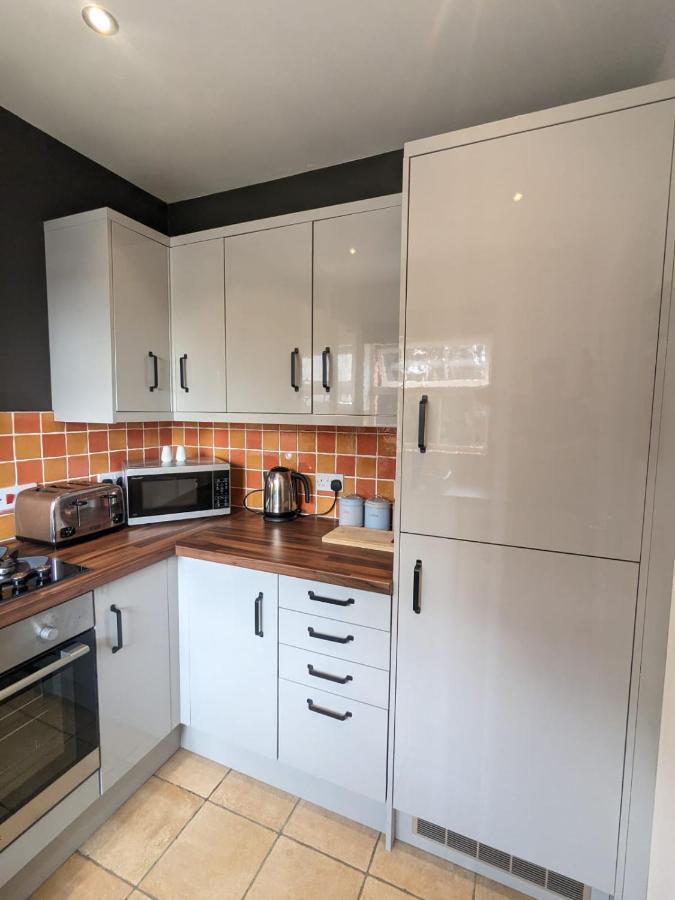 Stylish Modern Apartment, Free Secure Parking Allesley エクステリア 写真
