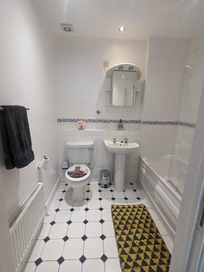 Stylish Modern Apartment, Free Secure Parking Allesley エクステリア 写真