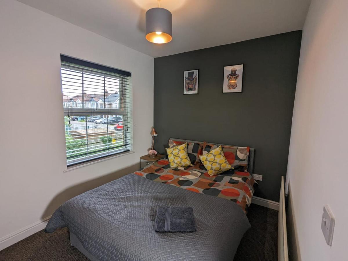 Stylish Modern Apartment, Free Secure Parking Allesley エクステリア 写真