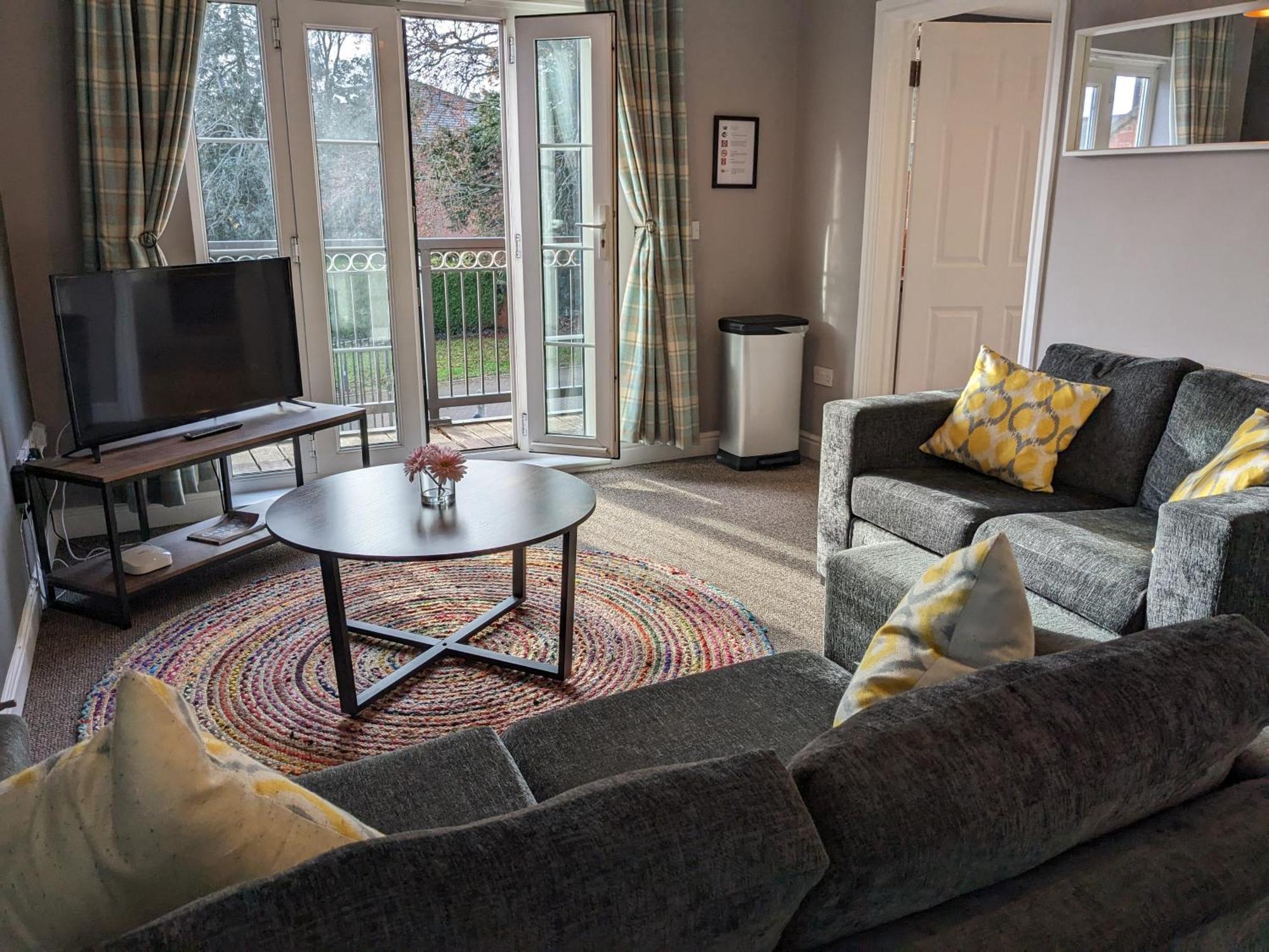 Stylish Modern Apartment, Free Secure Parking Allesley エクステリア 写真