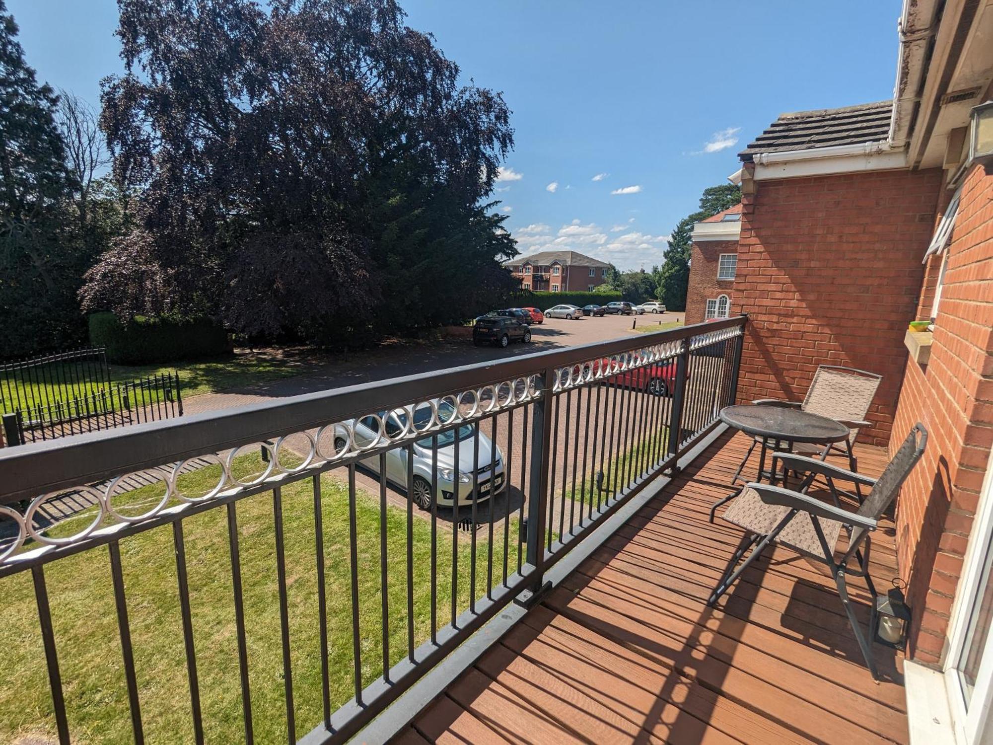 Stylish Modern Apartment, Free Secure Parking Allesley エクステリア 写真